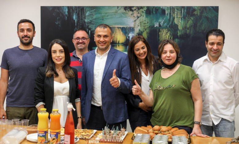 أنصار الله يعلنون هجومًا بصواريخ وطائرات مسيّرة على قاعدة خميس مشيط