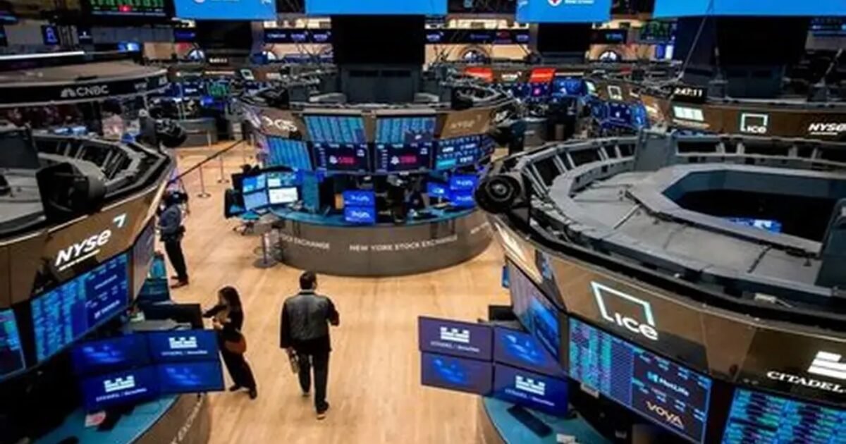 صورة مميزة: وول ستريت: تكنولوجيا تقود المكاسب وسط ضغوط عوائد السندات