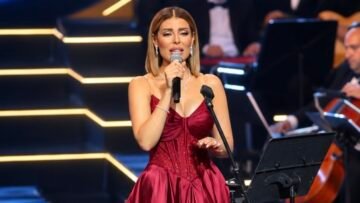 أمل الغربي تكرّم هاني شاكر بأداء ‘علي الضحكاية علي’ في الأوبرا